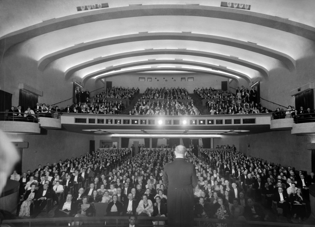 A capacity audience inside the Minerva auditorium in 1939